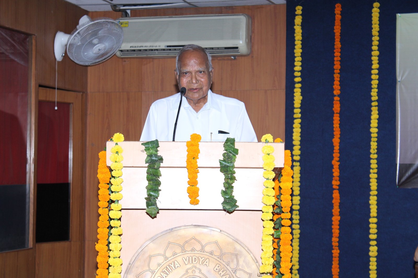 Shri Banwari Lal Purohit